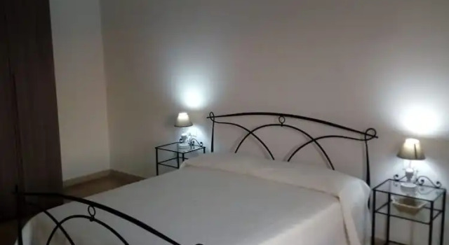 Suite 2 Schlafzimmer mit Balkon Le Strazzigne