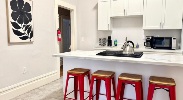 Апартаменты Comfort Gorgeous 3 Bedroom In Downtown