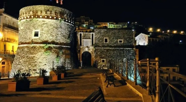 Casa Di Giorgio - Fronte Spiaggia, Varaa Hotelli Pizzo Calabria