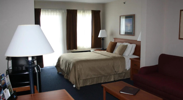 Magnuson Grand Hotel Lakefront Paradise, Boek Hotel Paradise Michigan