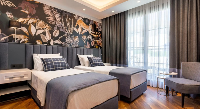 Motif Hotel Çeşme, Забронировать Отель Чешме Измир, рядом с Cesme Anfi Theatre