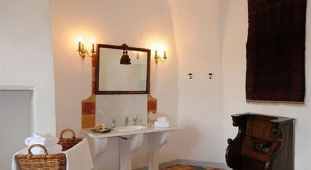 Château royal de Saint-Saturnin, Забронировать Отель Сен-Сатурнен Auvergne Volcanoes
