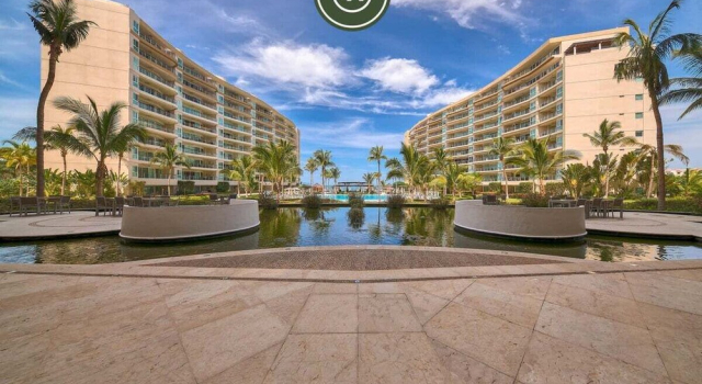 Oceanfront 2 BR Condo - Beach - Restaurant - Gym, Boek Hotel Nuevo Vallarta  