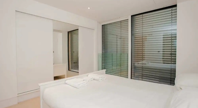 Апартаменты с 2 комнатами Exquisite 2 Bedroom Apartment In Bank