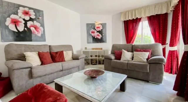Коттедж House Pauline 3 bed Poolside Private Garden M-5