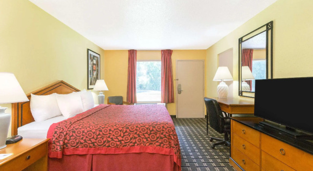 Двухместный номер Days Inn by Wyndham Savannah Airport
