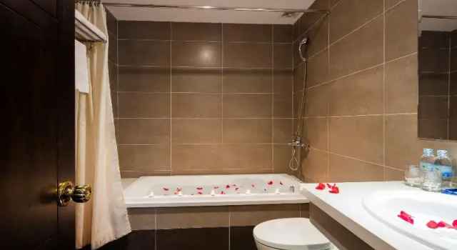 Трёхместный номер Standard с балконом Edele Hotel Nha Trang Beach