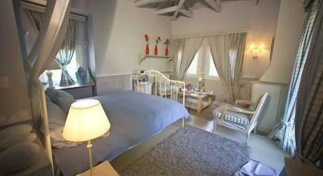 Полулюкс с балконом и с видом на сад Anerada inn Suites & Spa - Pet Friendly