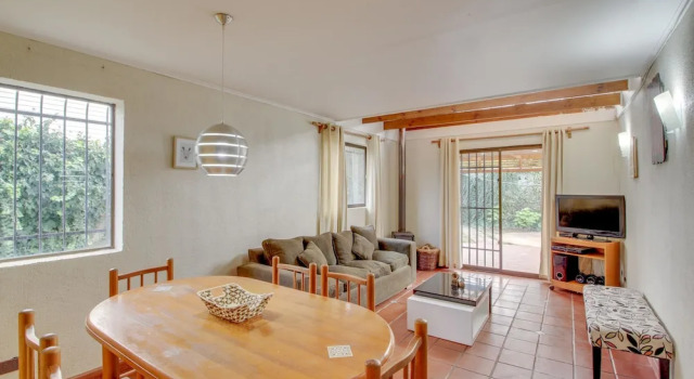 C?lida Casa con Patio y Parrilla, se Aceptan Perros - House With Patio & Grill
