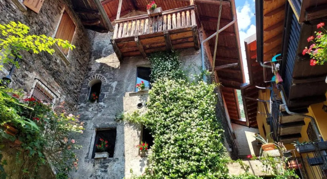 Casa Isola, Book Apartment Hotels in Como with a Pool, Swimming Pool