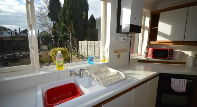 Коттедж Whole House - Sleeps 5 - near town centre - off road parking