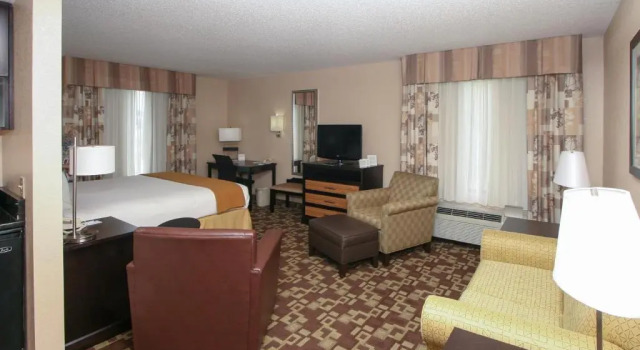 Двухместный люкс Country Inn & Suites by Radisson, Shelby, NC