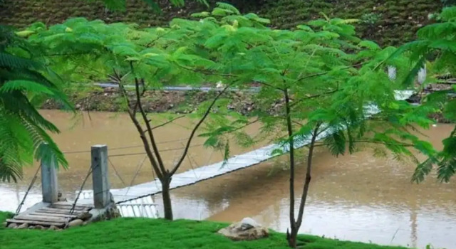 Ban Rai Pornsawan, Rezervovat Hotel Hotely v Central Thailand se snídaní, Snídaně