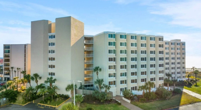 Апартаменты Top of the Gulf 421 - Luxury Beach View Condo