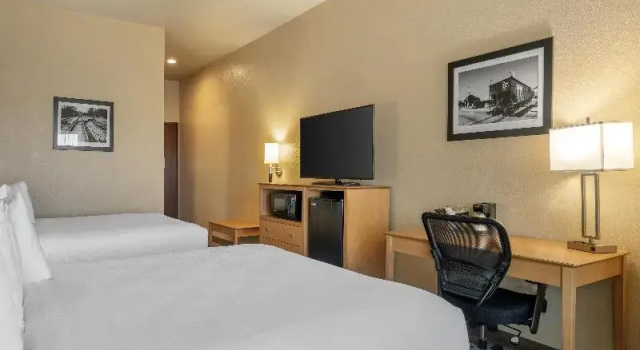 Четырёхместный номер Standard Best Western Shelby Inn & Suites