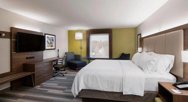 Номер Superior Holiday Inn Express & Suites Saskatoon Centre by IHG