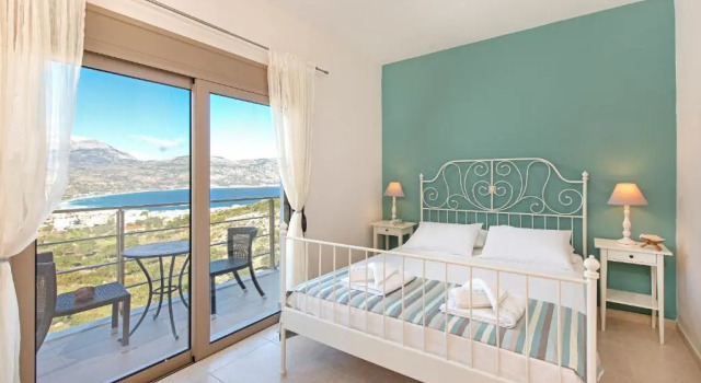 Четырёхместный номер Standard Renatas Villas