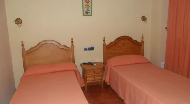 Hotel Rural La Encina, Забронировать Отель Отели Ciudad Real Province с завтраком, Завтраки