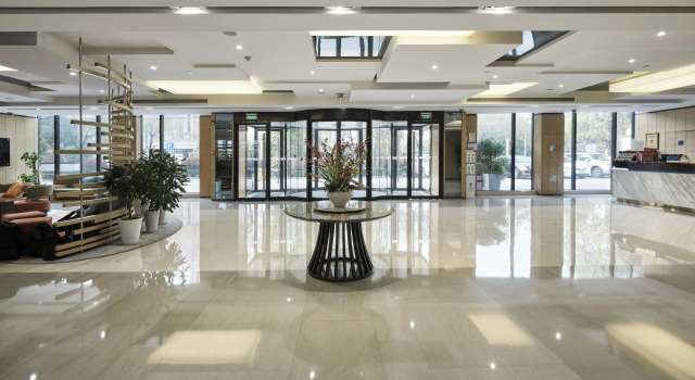Отель Holiday Inn Express SHANGHAI GONGKANG by IHG