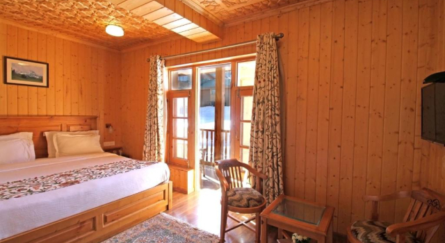Семейный номер Luxury с балконом Shaw Inn by Stay Pattern