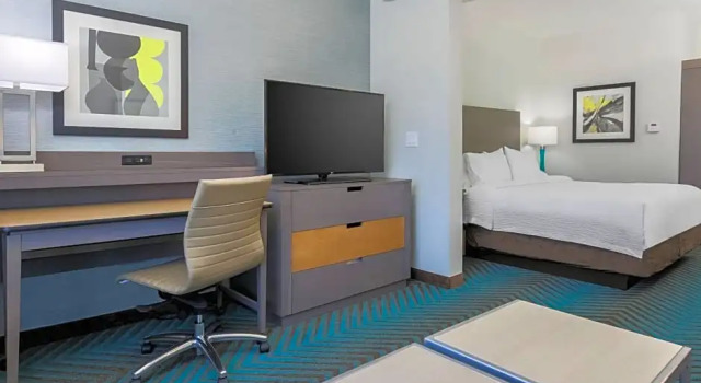 Двухместный люкс Fairfield Inn & Suites by Marriott Wichita Falls Northwest