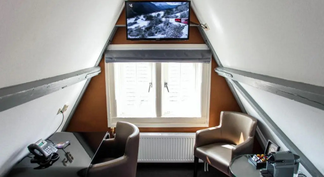 Четырёхместный номер Attic with Limited Lift Access Hotel Mansion