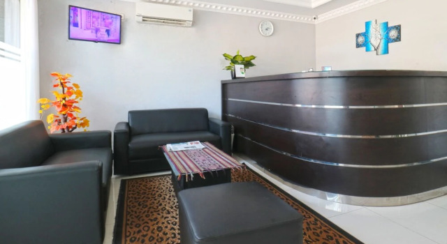 Losmen Family Syariah Bypass Juanda Mitra RedDoorz, Book Hotel Hotels in Sedati with Parking, Parking