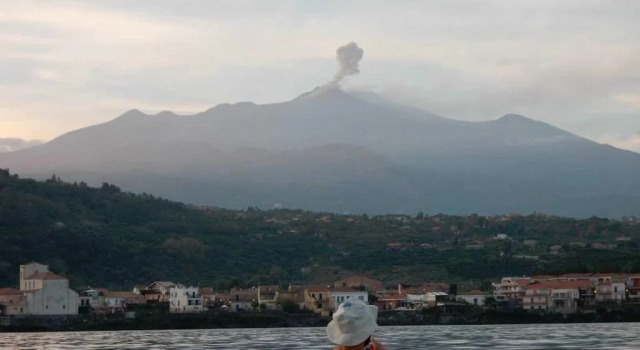 b&b Casa di Antonio_Etna Vacanze, Book Bed and Breakfast Hotels in Sicily with Parking, Parking