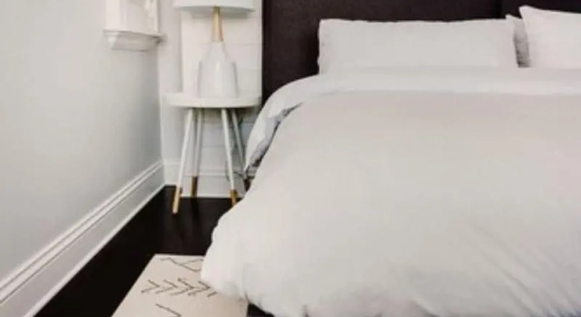 Номер Standard с балконом The Ambassador Hotel