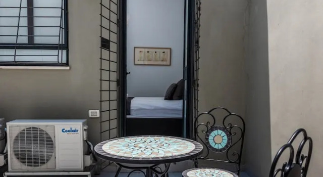 Семейные апартаменты с балконом YalaRent Boutique apartments in Jaffa's flea market - Families only