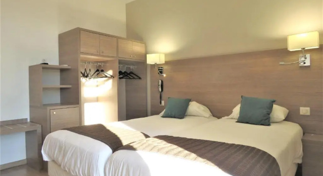 Двухместный номер Standard Logis Hôtel Restaurant Le Cours