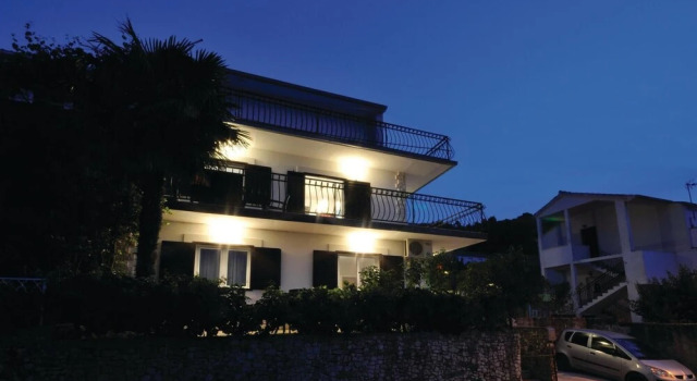 Beautiful Home in Mastrinka With 4 Bedrooms, Sauna and Outdoor Swimming Pool