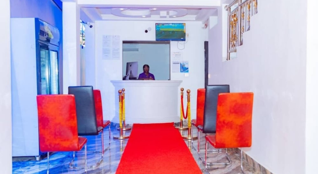 Elu Hotel Diamant, Rezervovat Hotel Hotely v Douala s parkováním, Parkování
