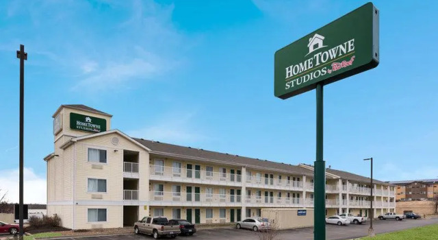 Suite HomeTowne Studios Kansas City - Worlds of Fun