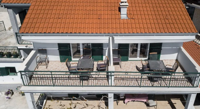 Apartments Tomic, Book Lejlighed Hoteller i Split Region med parkering, Parkering