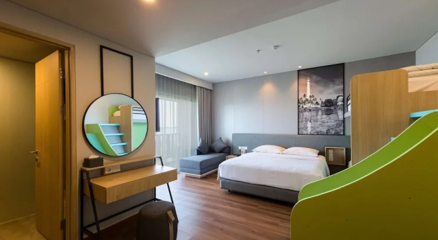Семейный номер Standard с балконом и с видом на море Golden Tulip Essential Belitung