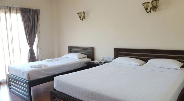 Двухместный номер Superior Hotel Aye Chan Thar