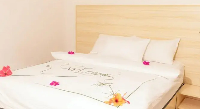 Moro Fuvahmulah, Rezerwuj Hotel Hotele 3-gwiazdkowe w Gnaviyani, 3*