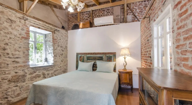 Номер Standard Iconic Stone House 2