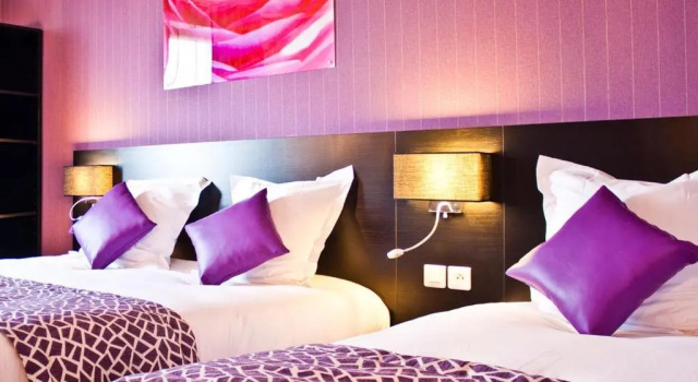 Трёхместный номер Standard The Originals City, Hôtel des Lys, Dreux
