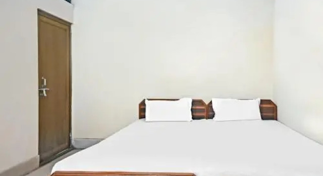 OYO 84293 Hotel Park, Забронировать Отель Варанаси штат Уттар-Прадеш