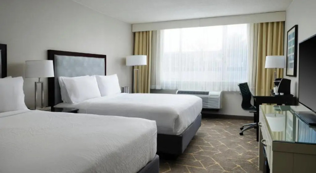 Четырёхместный номер Standard Holiday Inn & Suites Marlborough by IHG
