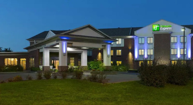 Кровать в общем номере Holiday Inn Express Quebec City-Sainte Foy by IHG