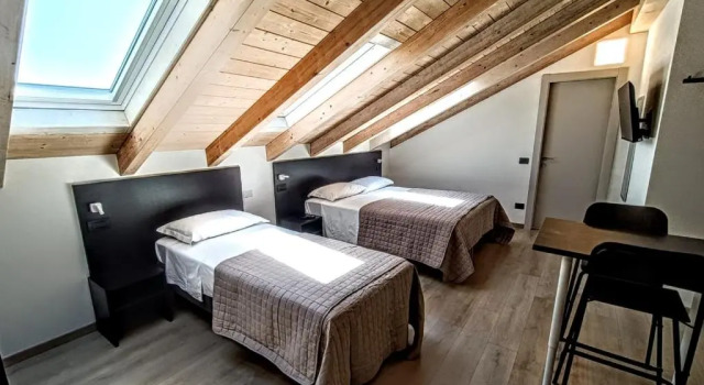 Il B&B di PIAZZA MOTTA, Book Bed and Breakfast Albese con Cassano 