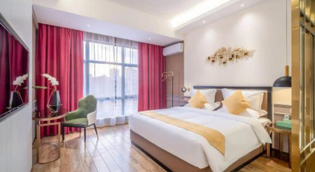 Arc de Triomphe Hotel, Rezerwuj Hotel Hotele w Nanning z parkingiem, Parking