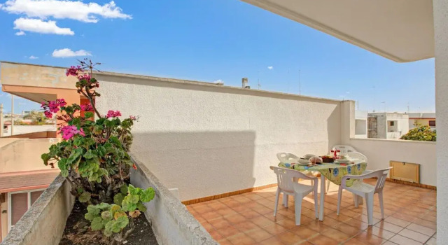Семейный коттедж с балконом Casa Marangi 250 meters from the sea