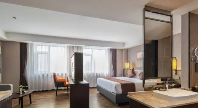 Люкс Executive Rezen Dong Hotel (Baodingshi Chaoyang Beidajie Baobai Shopping Plaza)