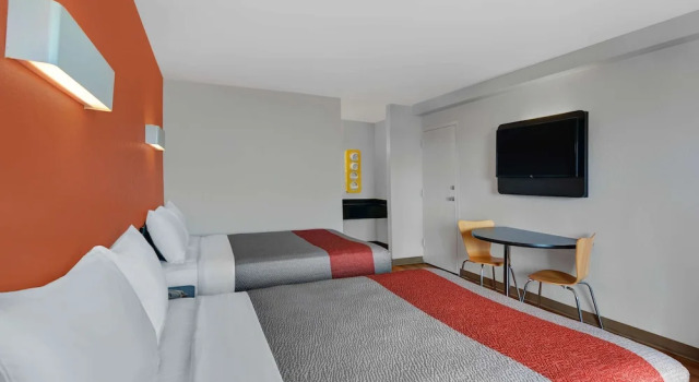 Четырёхместный номер Premium Motel 6-Cutler Bay, FL