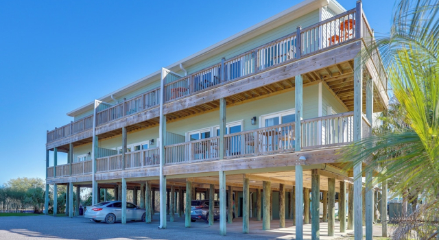 Boat, Swim, Walk to Beach! Dauphin Island Retreat