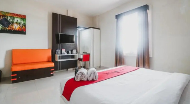 Люкс Standard RedDoorz Plus near Universitas Negeri Makassar